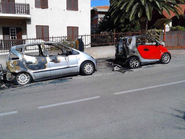 Sassari, incendiari in azione: tre auto distrutte