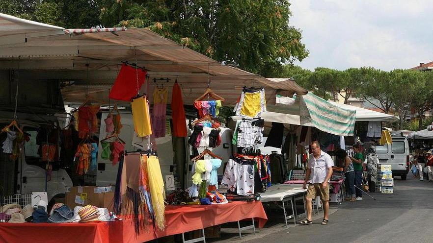 Mercato settimanale anticipato per il passaggio del Giro