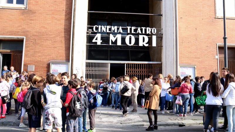 Fa troppo caldo, i bambini si sentono male alla festa del Risorgimento
