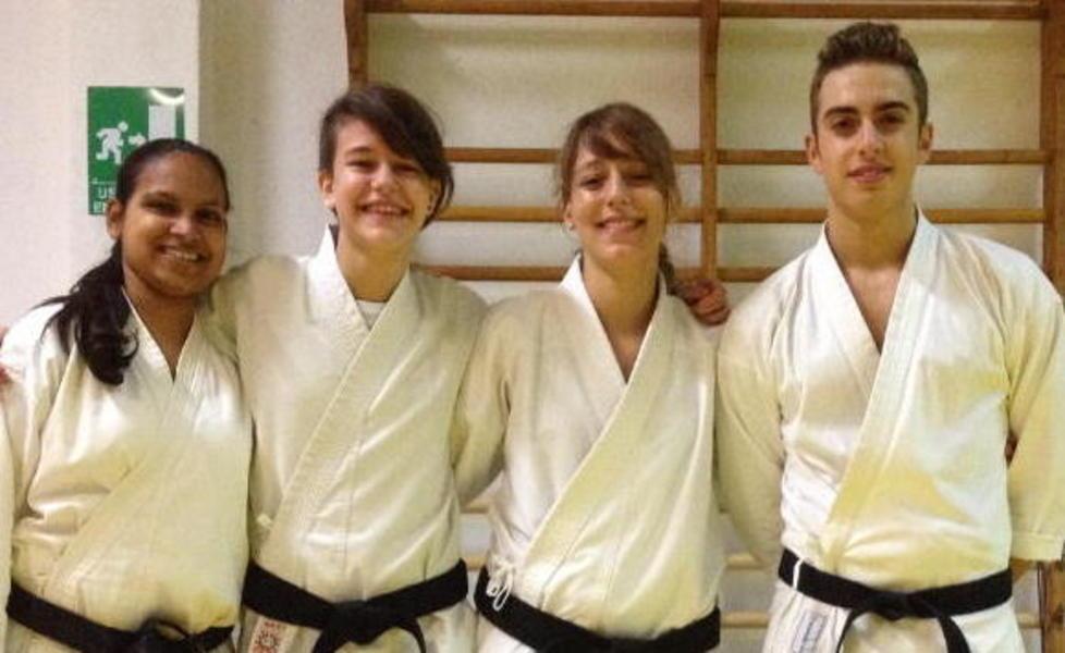 Asd Karate Cecina festeggia le cinture nere