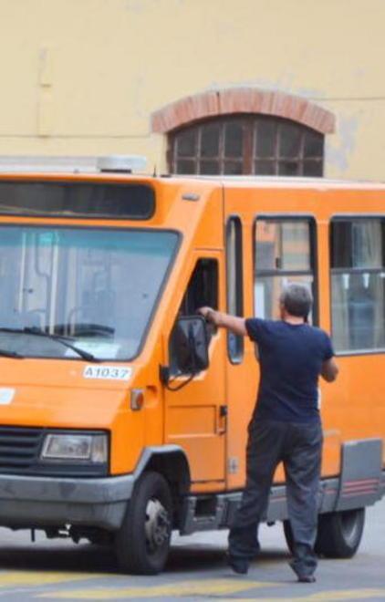 «Pochi mezzi, sette autisti fermi» 