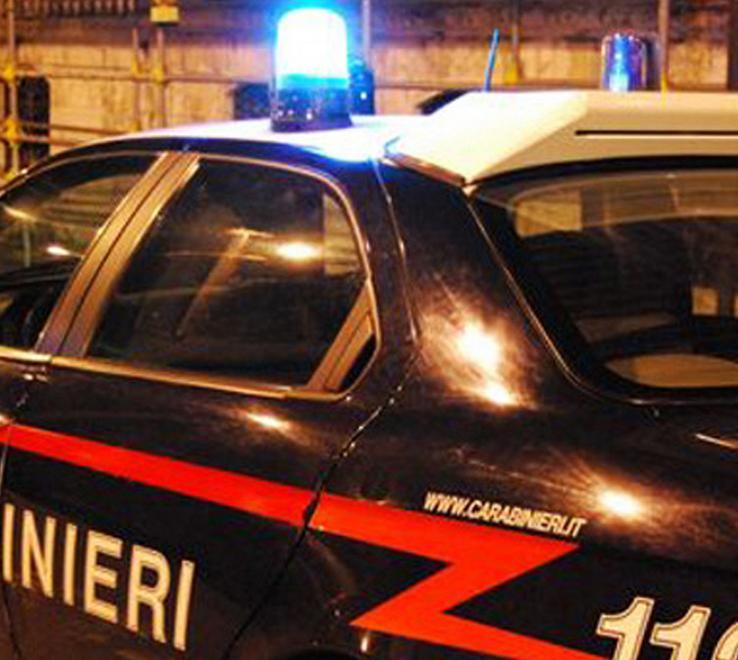 Minaccia la ex convivente e aggredisce i carabinieri 