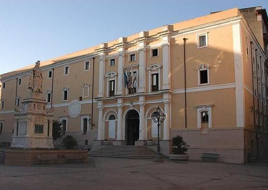 Comune, dirigente chiede 330mila euro 