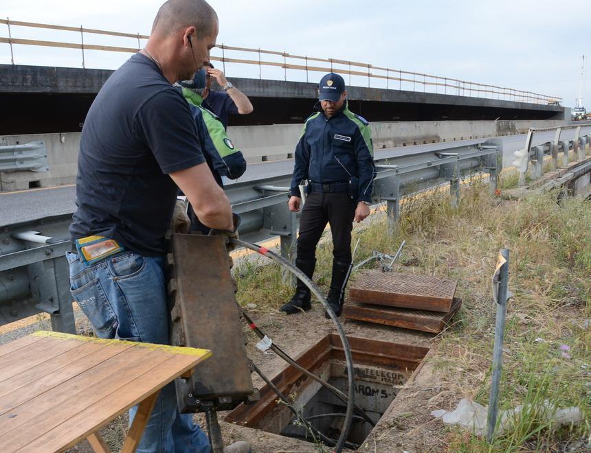 I vigili urbani indagano sui tranciatori di fibre ottiche