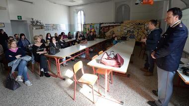 Un incontro della polizia postale nelle scuole (archivio)