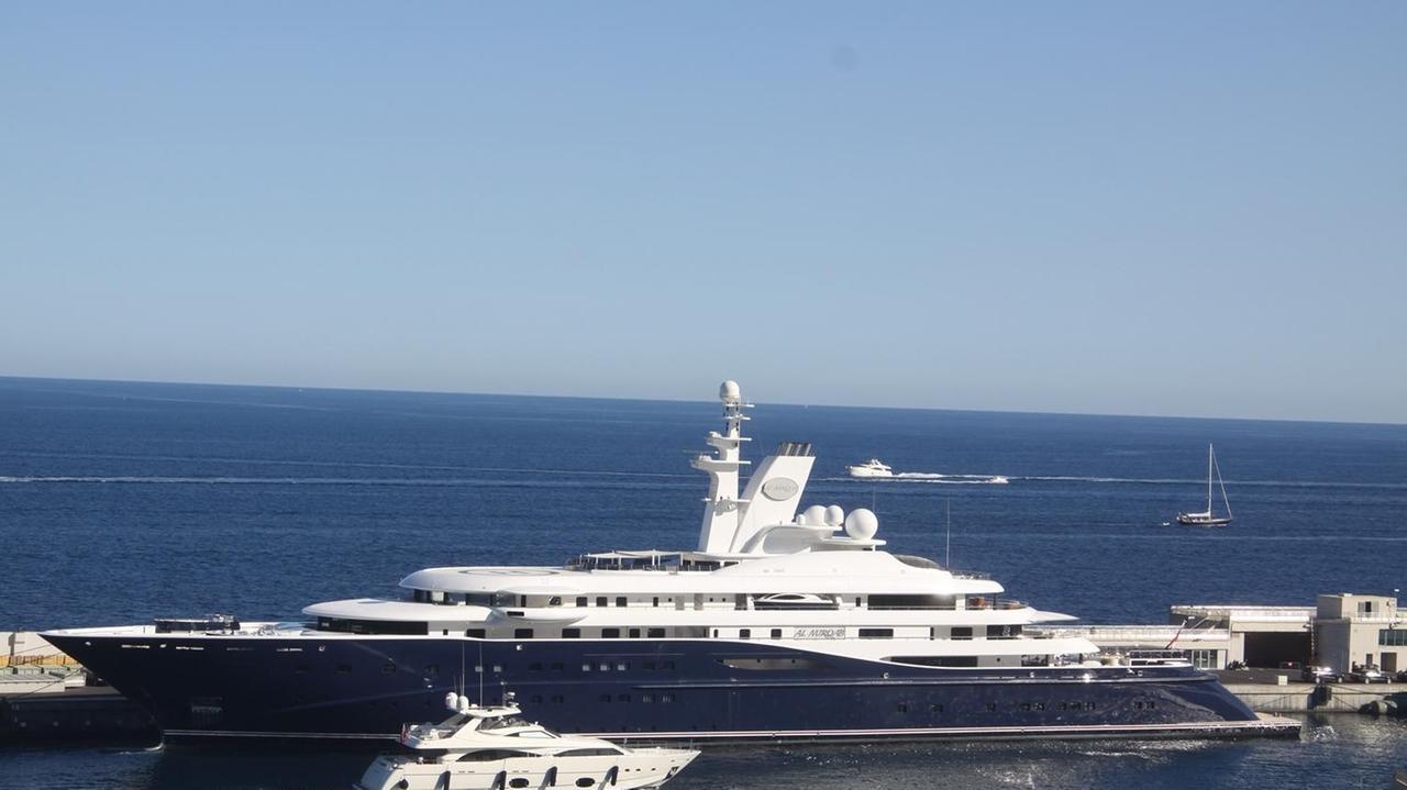 Lo yacht Al Mirqab dell'emiro del Qatar a Porto Cervo