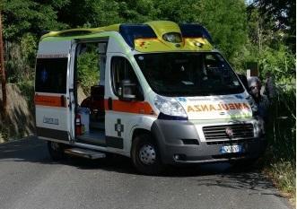 Un'ambulanza (foto d'archivio)