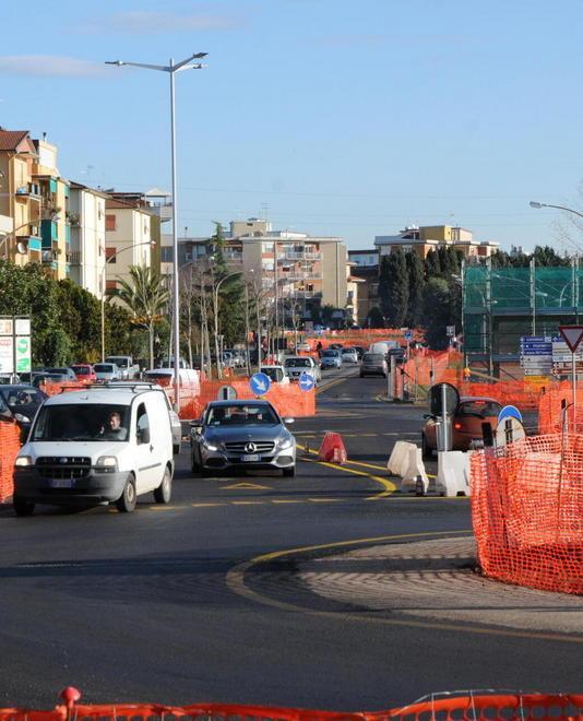 Follonica, sistemato il ponte della pista ciclopedonale