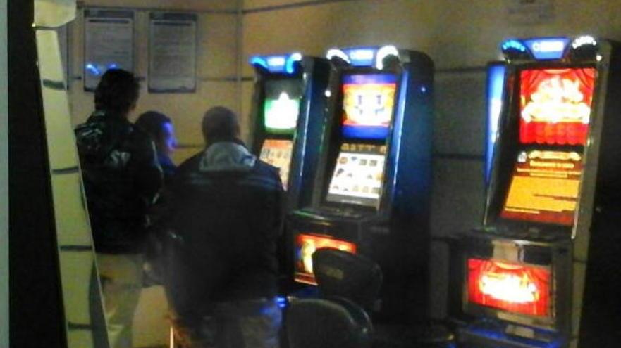 Buttati nelle slot 8 milioni il Comune indaga sul gioco