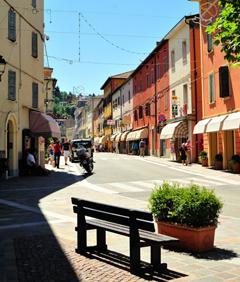 Sforbiciata del Comune sulle spese 
