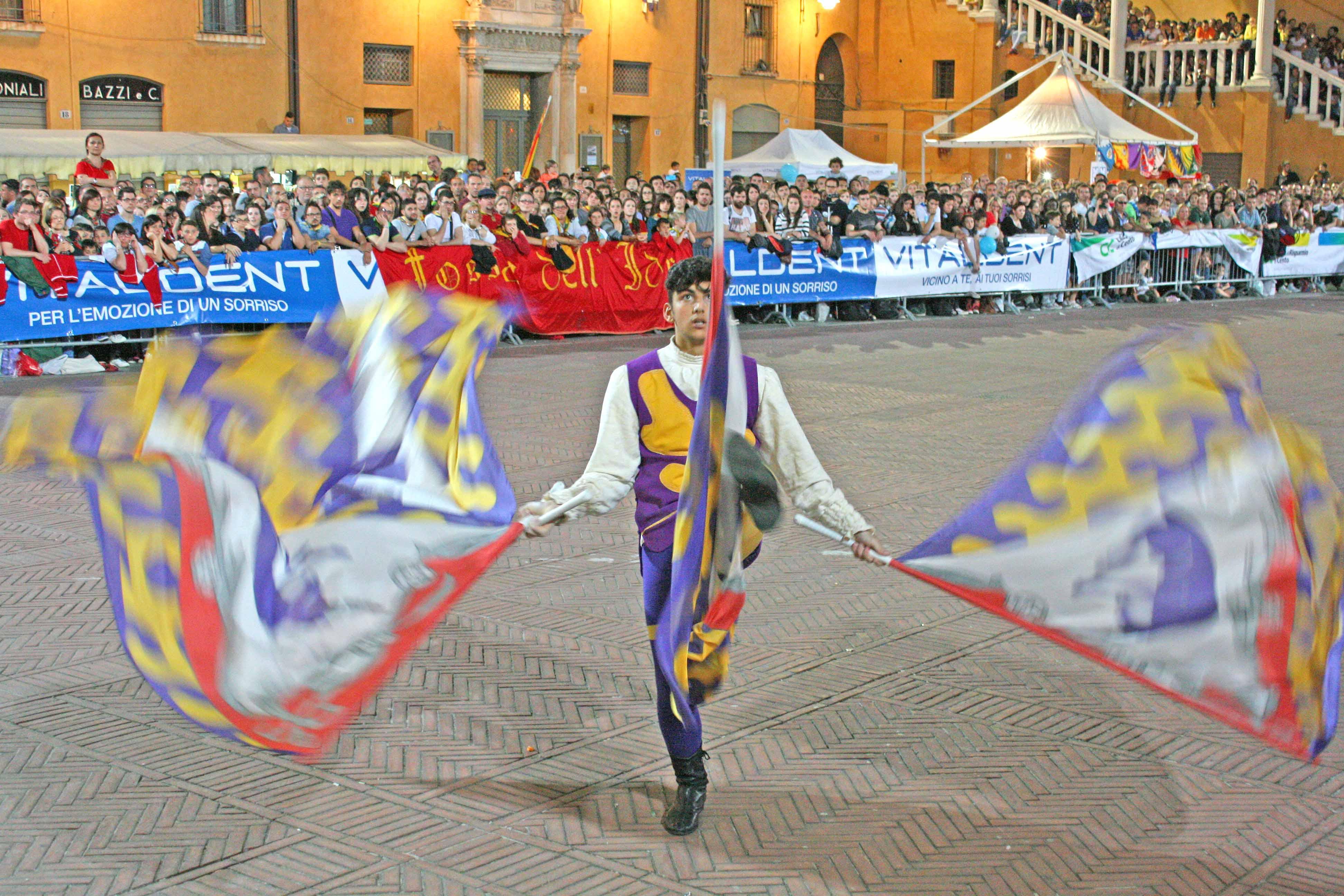 Tortorici durante la sua esibizione vincente nel singolo tradizionale