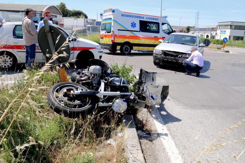 L'incidente in via Pian di Rota (Marzi pentafoto)