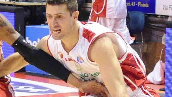 Cinciarini, a tutta grinta con Moss