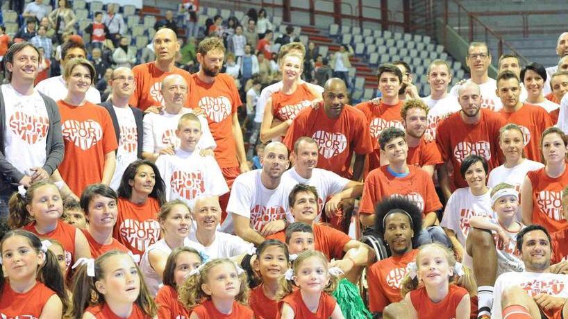 Campioni vecchi e nuovi si sfidano per solidarietà