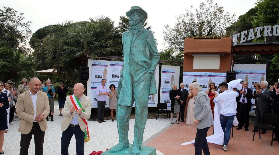 Inaugurata a Montecatini la statua di Giuseppe Verdi