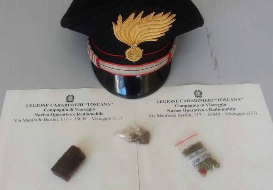 Spacciava hashish in casa: denunciato un trentacinquenne