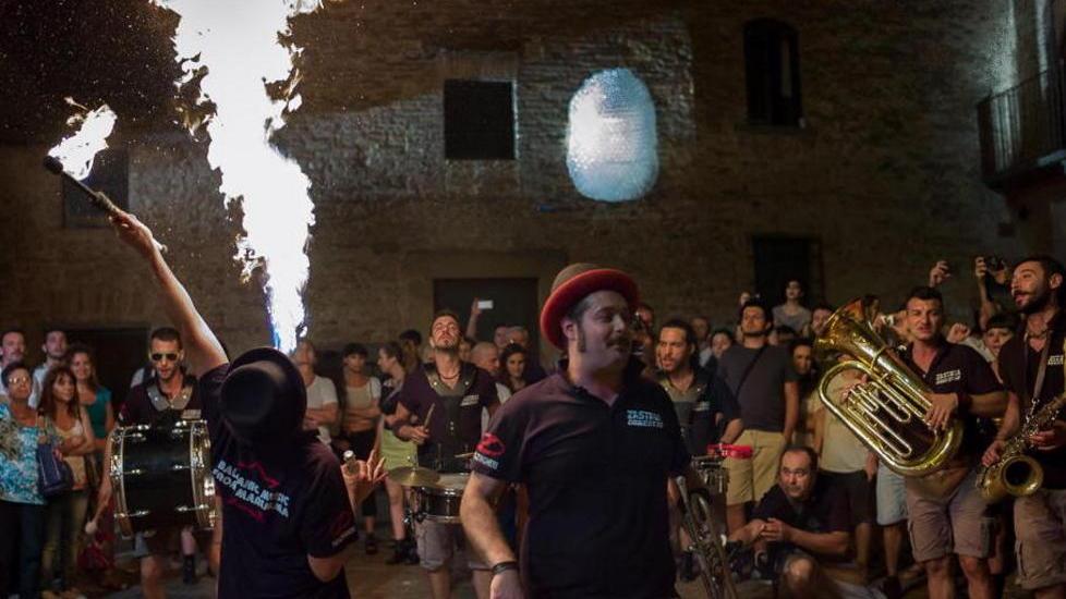 Giannotti: no al festival degli artisti di strada