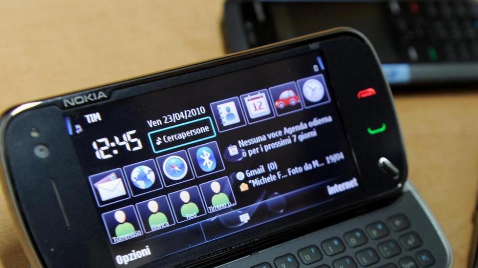 Trova due telefonini sono di uno spacciatore
