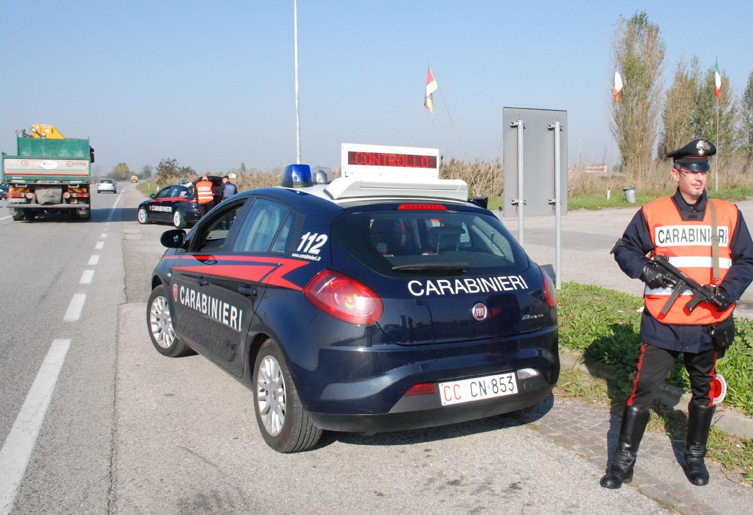 Un posto di blocco dei carabinieri di Portomaggiore