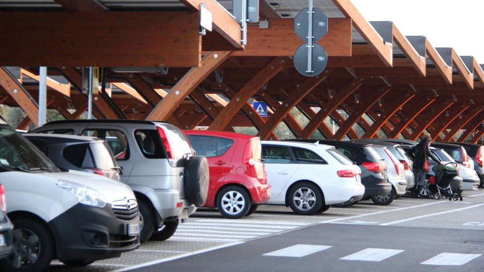 Baldi: «Più parcheggi sterrati ma gratuiti come a Lucca»