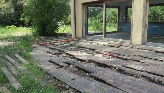 Sorpresi in flagrante vandali all’ex Essenza spaccavano le pedane 
