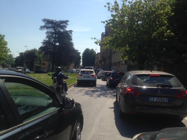 Code in viale Carducci
