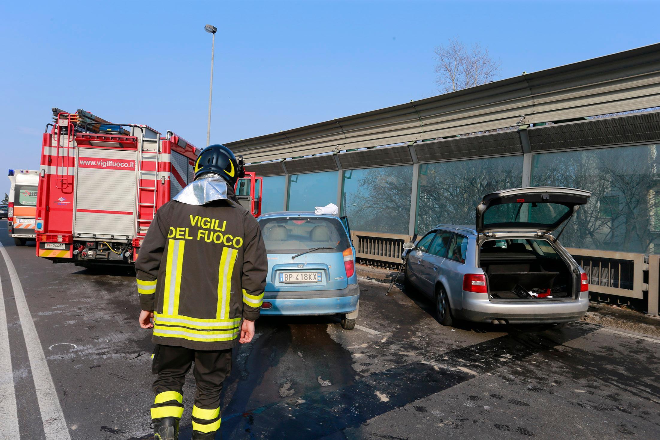 Incidenti sul cavalcavia Cialdini e Viale Italia: più controlli e segnaletica