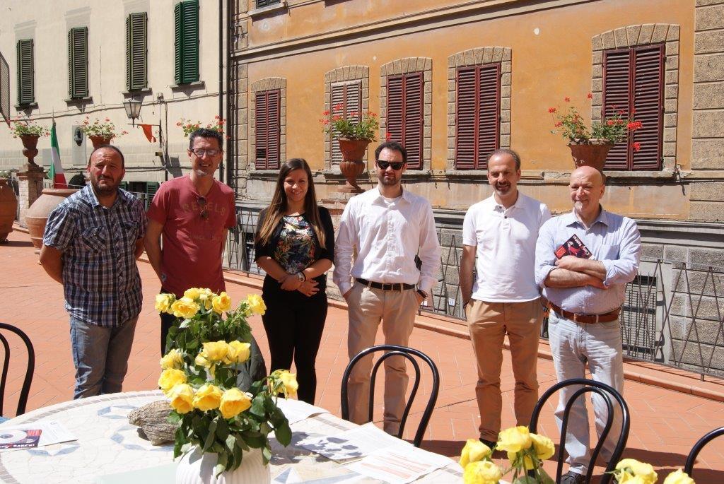 Gli organizzatori del festival In/Canti e banchi