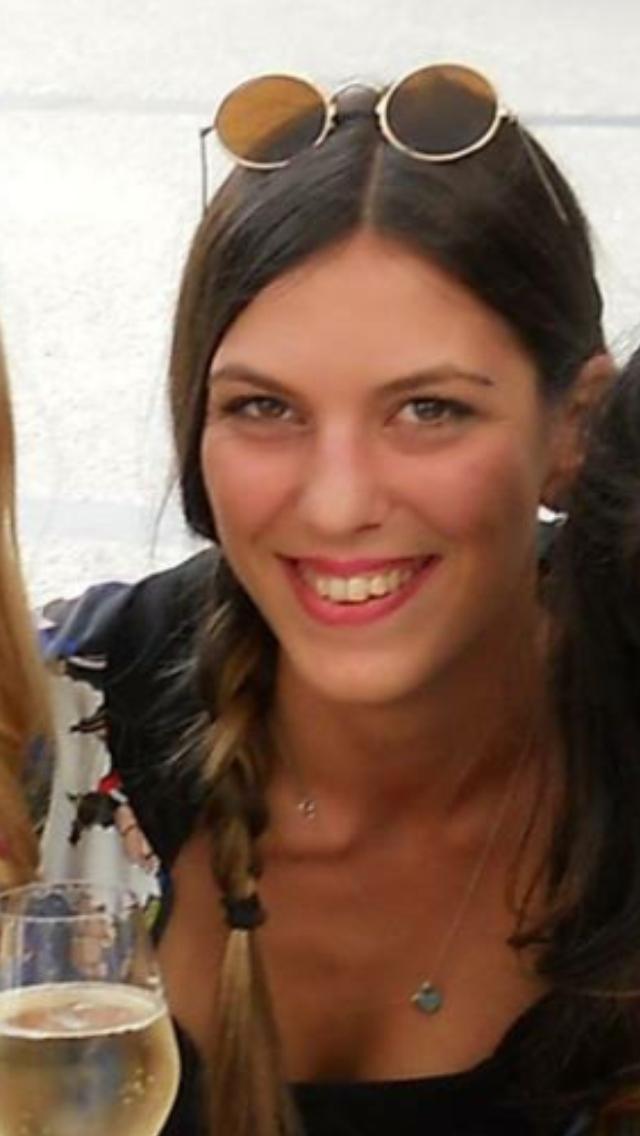 Laura muore in pizzeria: "Stava canticchiando, poi si è accasciata"