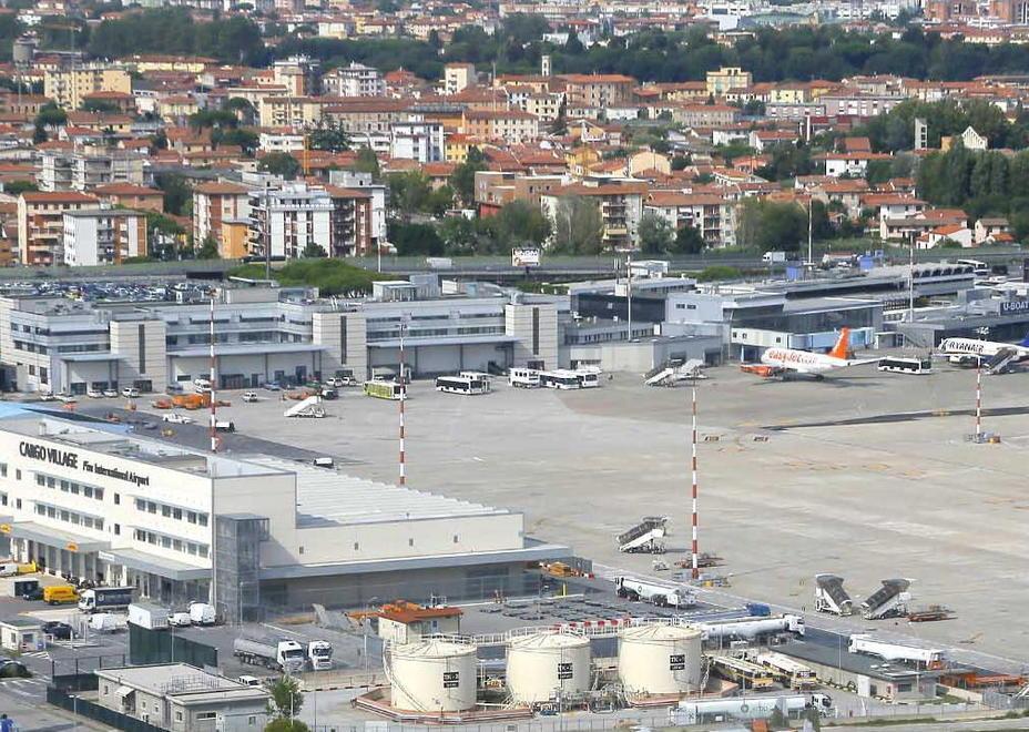 Aeroporti, firmata la fusione 