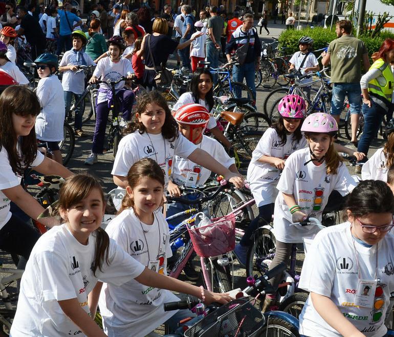 A lezione di strada sicura in piazza Vittoria 