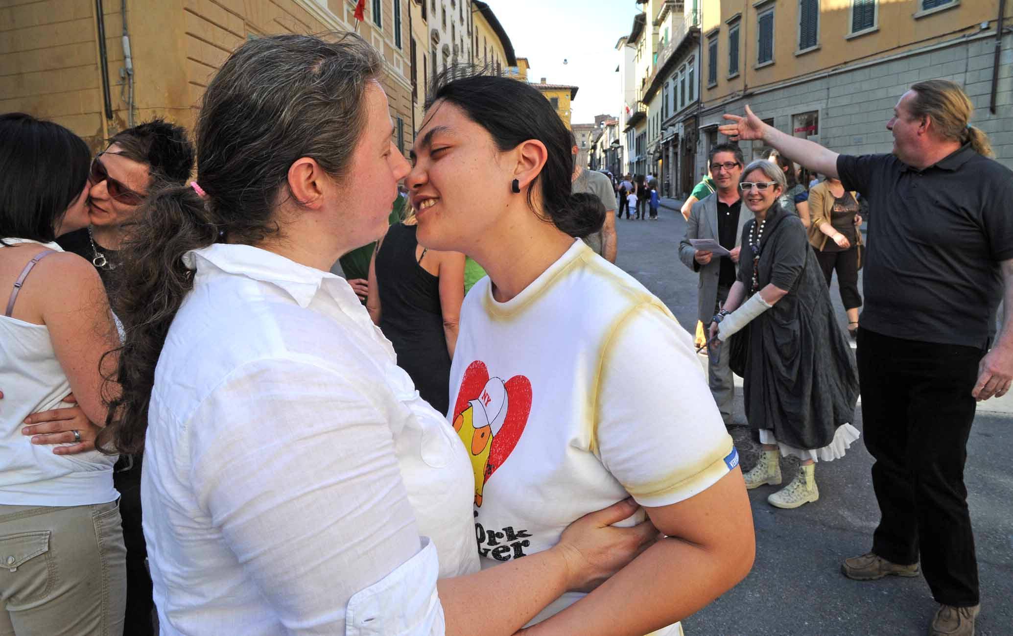 Pistoia, incontri per battere l'omofobia