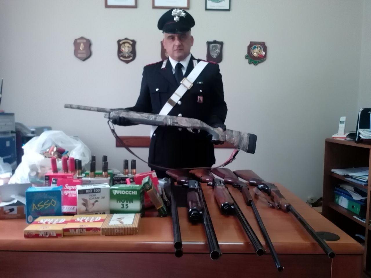 I fucili sequestrati al cacciatore