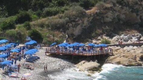 C’è una sola Bandiera blu e va alla spiaggia della Fenicia
