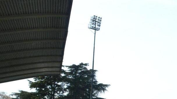 Luci allo stadio, se ne occupi Gesam