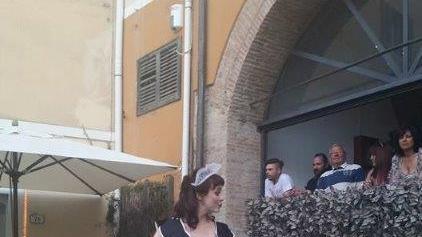 Un momento dello spettacolo di burlesque a Marittimo