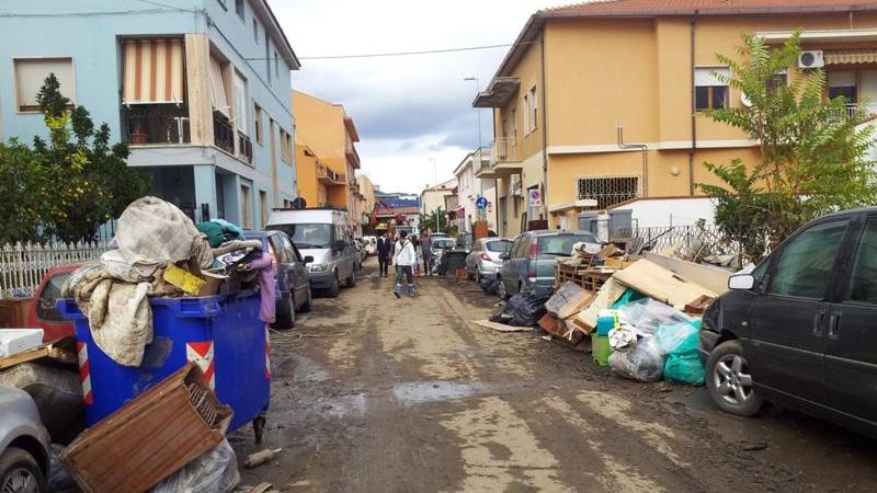 Una strada di Olbia il giorno dopo l'alluvione del 2013