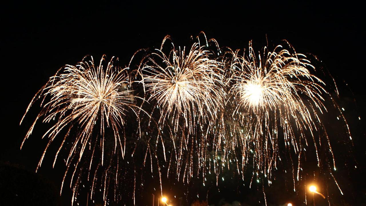 Uno spettacolo di fuochi artificiali