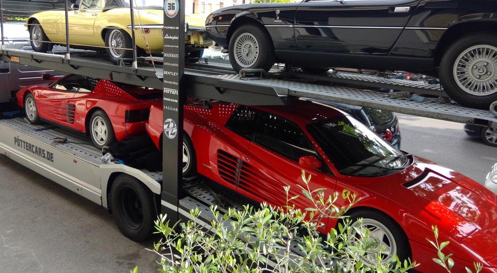 I vandali si accaniscono sulle Ferrari