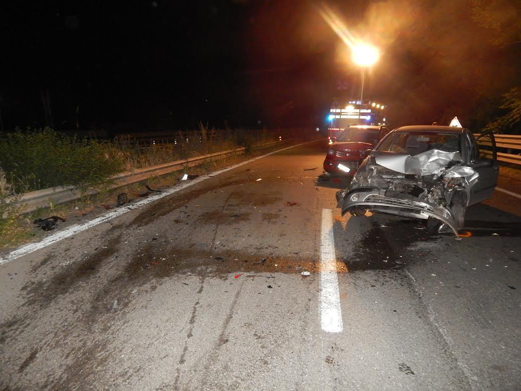 Imbocca la tangenziale contro mano, schianto tra tre auto