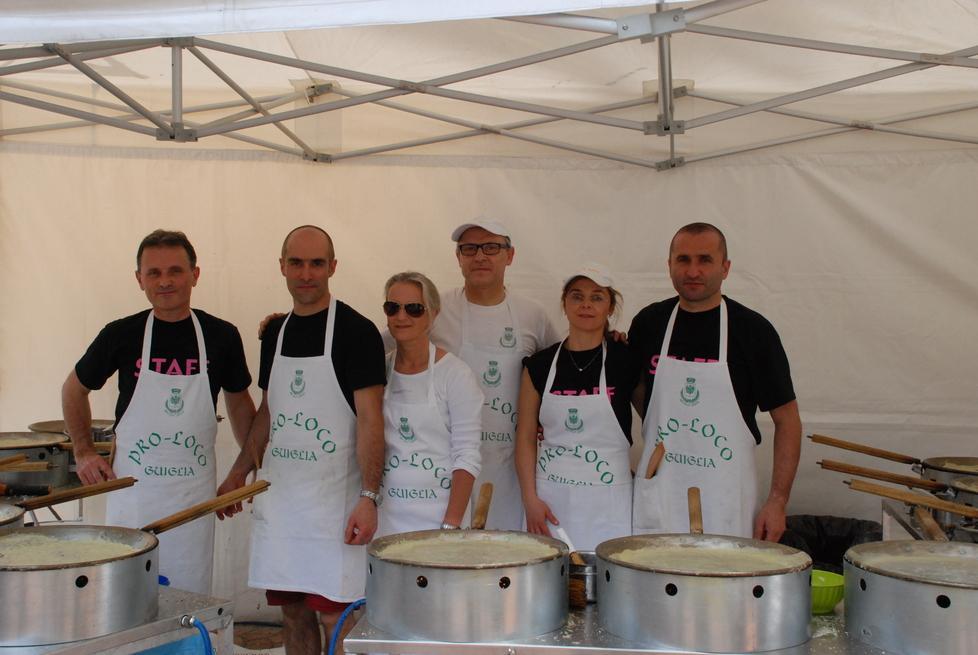 Guiglia celebra il borlengo con una sagra da buongustai 