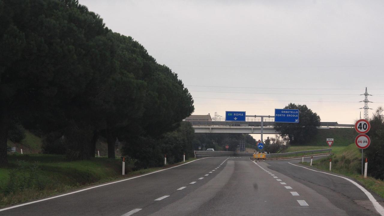 La statale Aurelia nella zona di Orbetello (foto di repertorio)