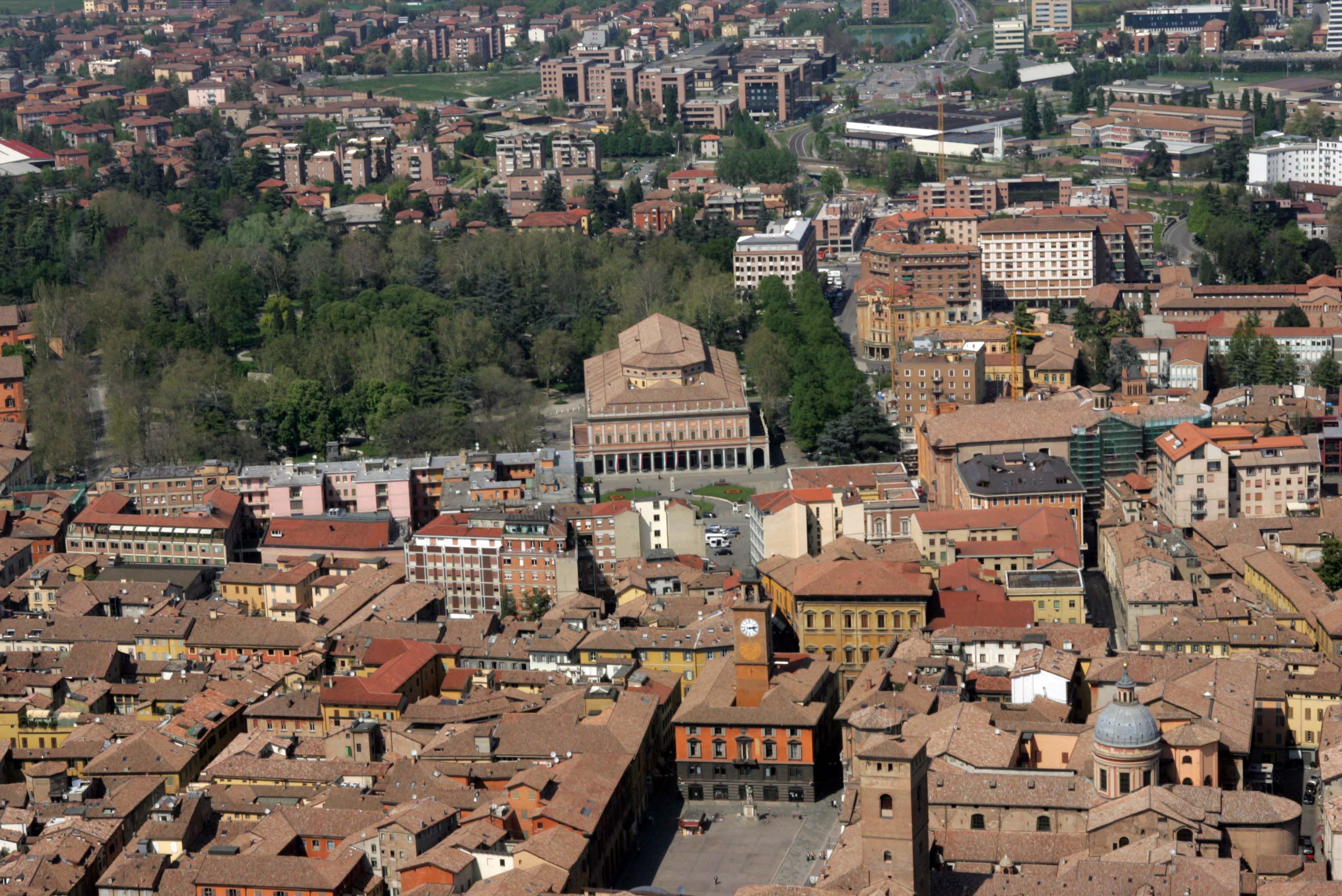 In sei anni diecimila reggiani sono fuggiti dalla provincia 