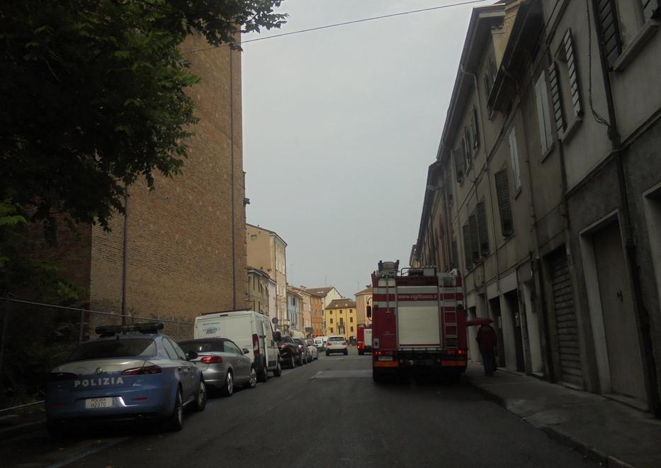 Cade da 9 metri: muratore è gravissimo 