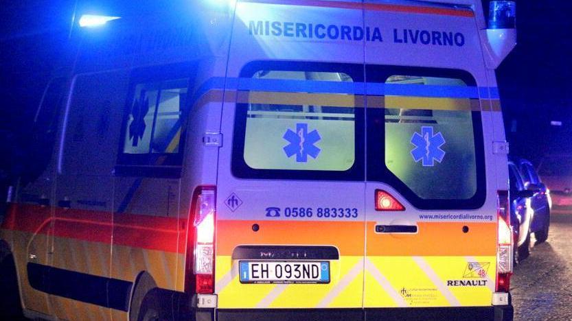 Scontro fra scooter: due feriti