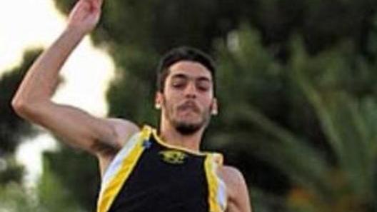 De Luca super nel salto in lungo Ha vinto la gara con 7,04 metri