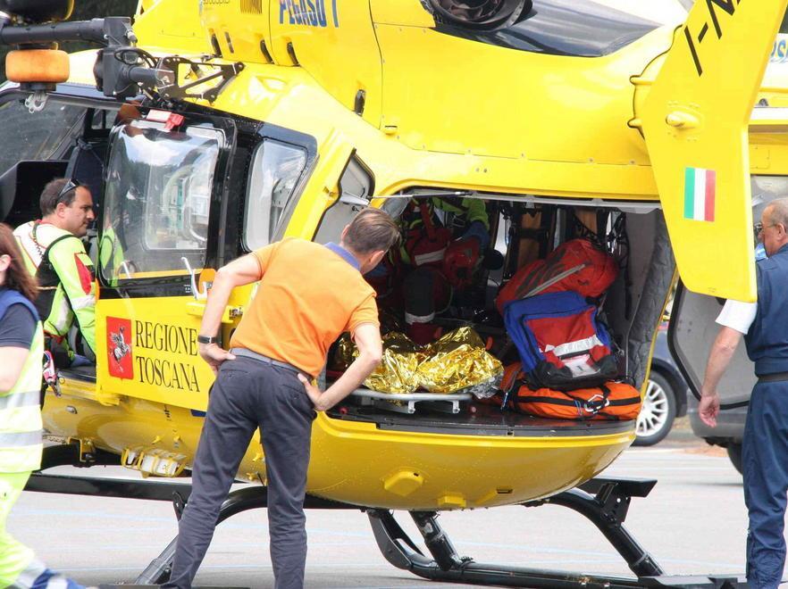 Scontro tra moto, Pegaso atterra in Variante 