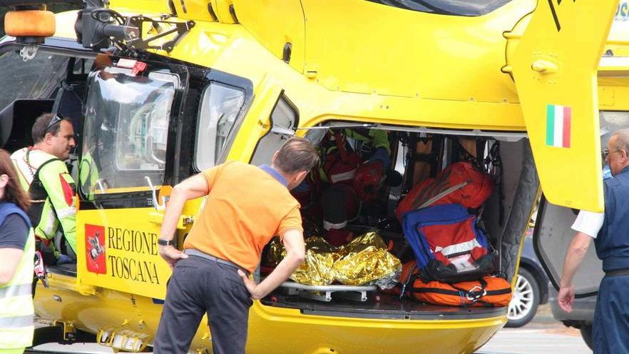 Scontro tra moto, Pegaso atterra in Variante