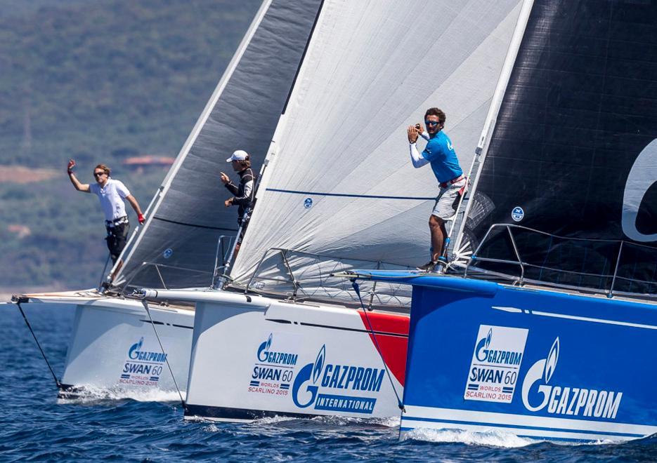 Il team di Bronenosec vola nella regata dello Swan 60