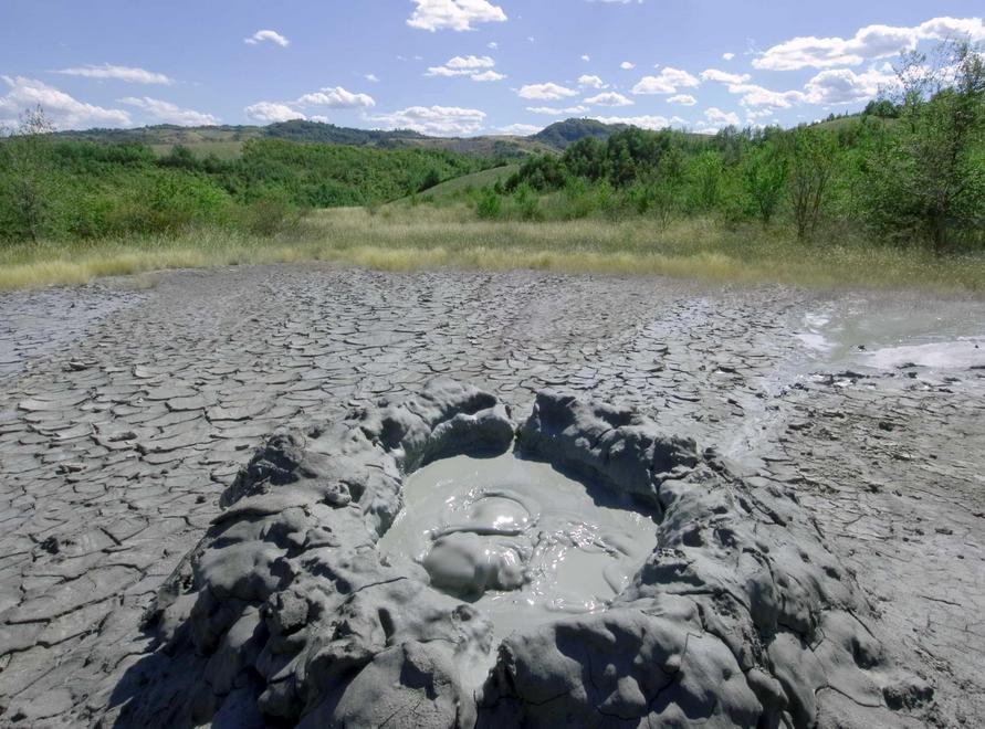 Sorpresa alle Salse Nirano Nuovi “coni” di fango